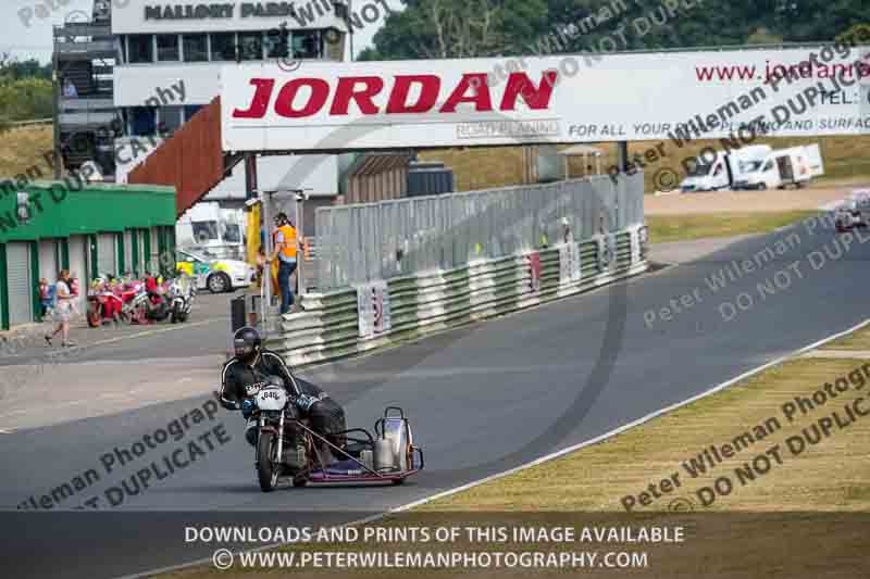 Vintage motorcycle club;eventdigitalimages;mallory park;mallory park trackday photographs;no limits trackdays;peter wileman photography;trackday digital images;trackday photos;vmcc festival 1000 bikes photographs